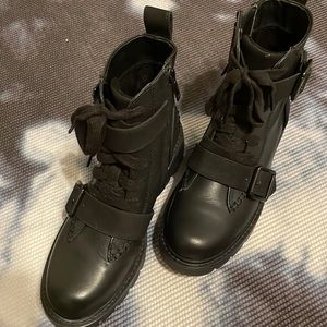 Black Ugg boots, size 7 1/2